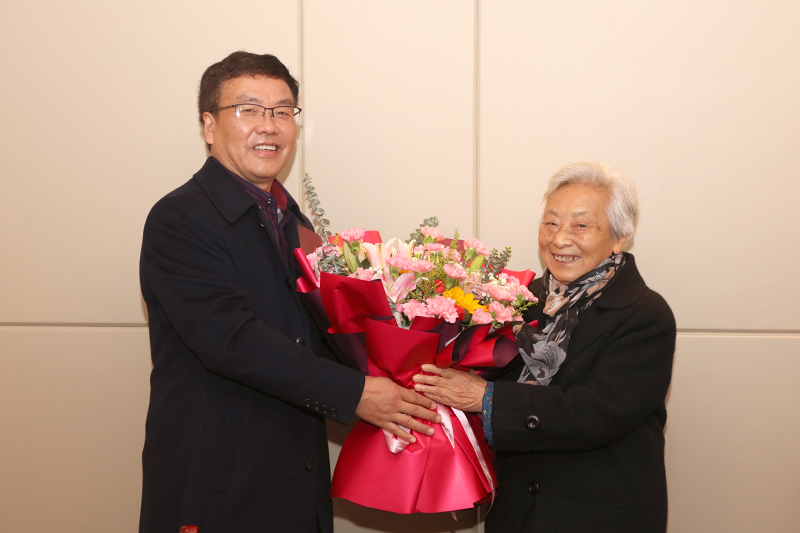 BadW_1711938888765040195.jpg 4.jpg